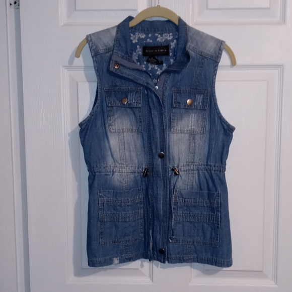 SMALL Women’s Denim Vest - Picture 3 of 7